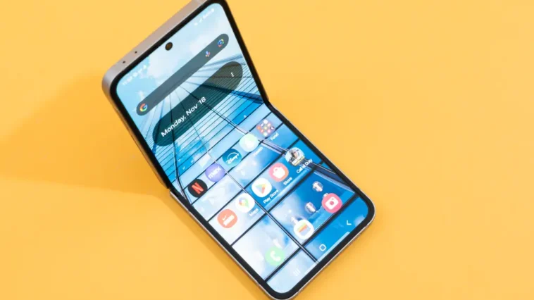 Foldable vs. Bar Phones in 2025: Pros, Cons, and Verdicts